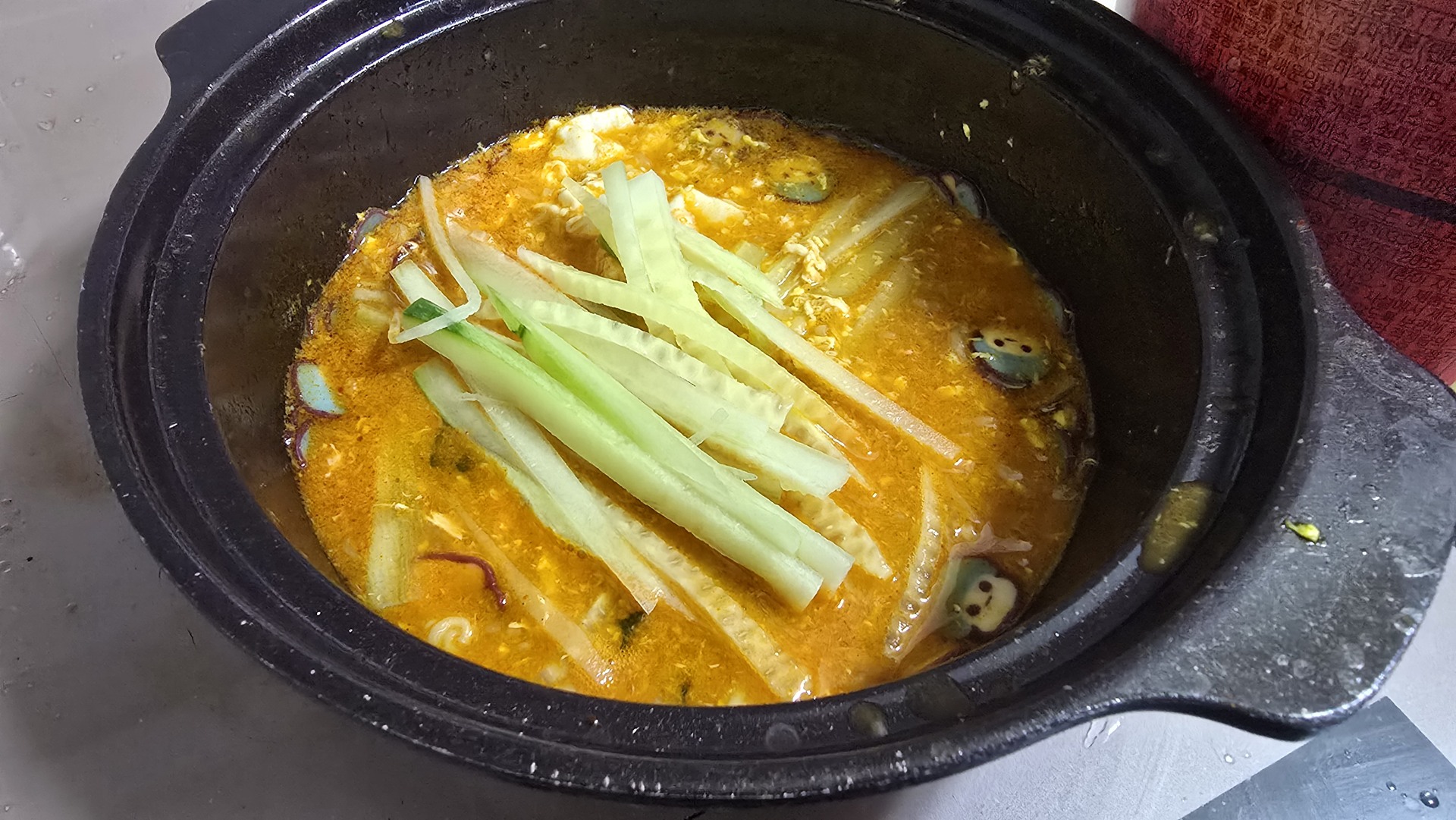 오이 넣고 섞기